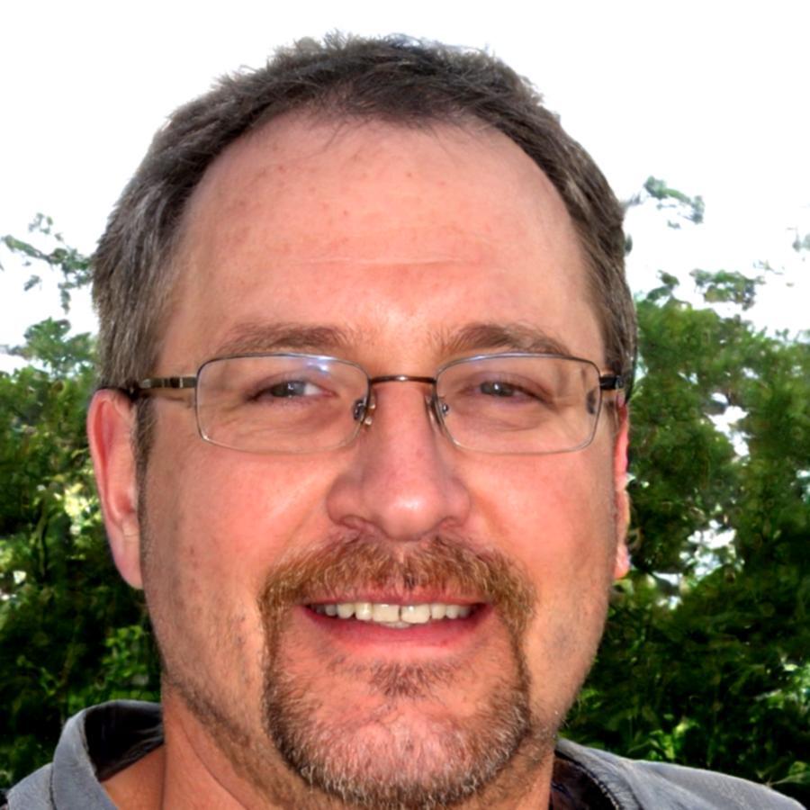 Portrait de Maxime Dubois, formateur expert en planification financière